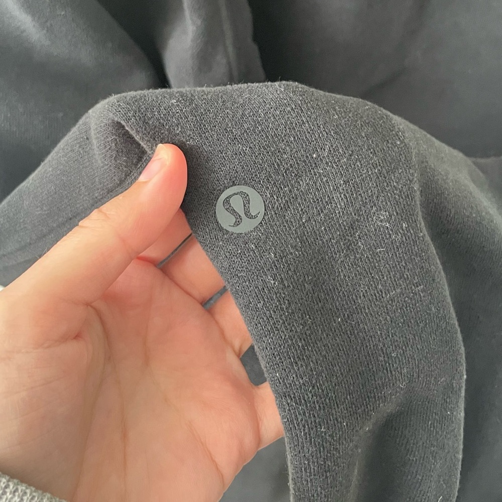 Lululemon Scuba Relaxed High-Rise Jogger
Black Size 4 Athletic Workout - Picture 4 of 5